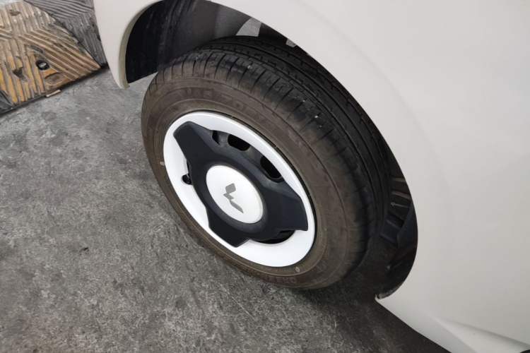 Used Wuling Hongguang MINIEV 2024 3rd Generation 215km Youth Edition Right Rear Wheel Hub