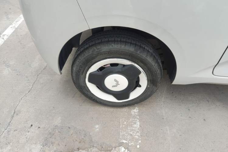 Used Wuling Hongguang MINIEV 2024 3rd Generation 215km Youth Edition Right Rear Wheel Hub