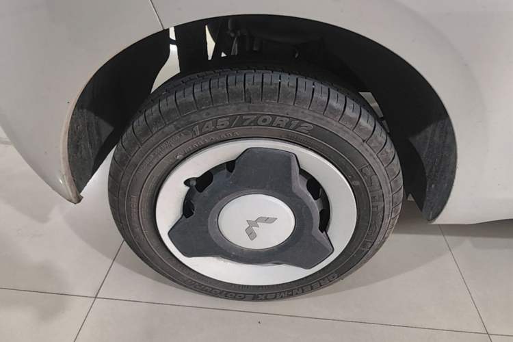 Used Wuling Hongguang MINIEV 2024 3rd Generation 215km Youth Edition Right Rear Wheel Hub