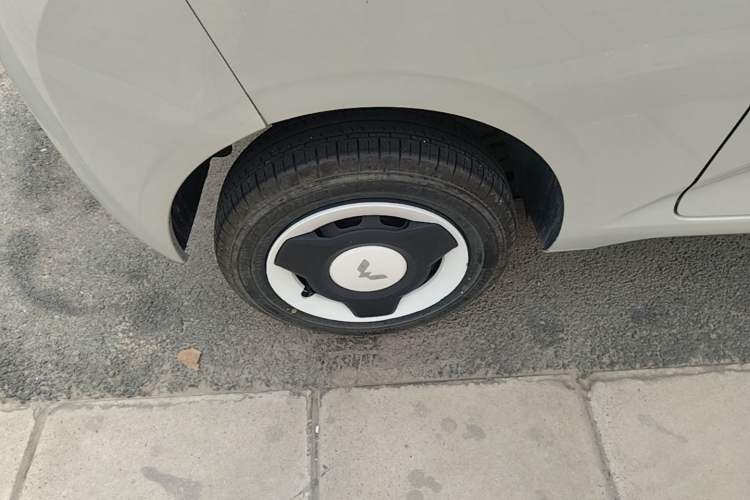 Used Wuling Hongguang MINIEV 2024 3rd Generation 215km Youth Edition Right Rear Wheel Hub