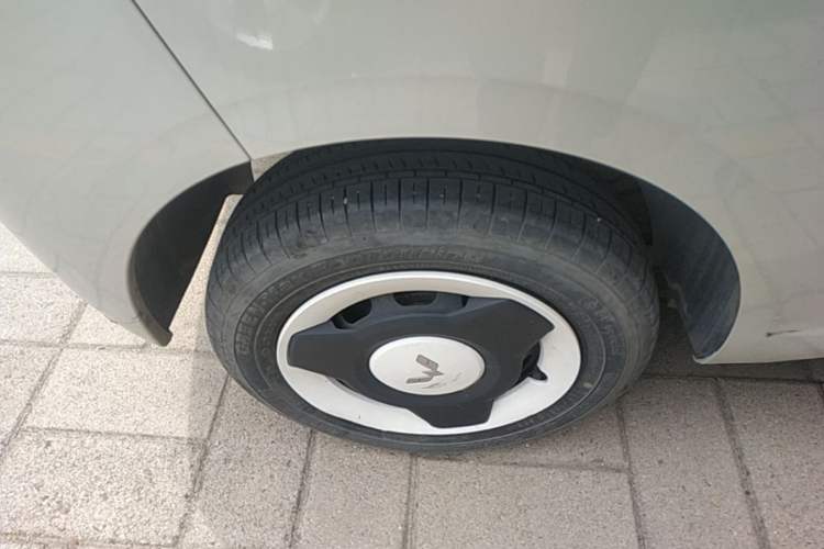 Used Wuling Hongguang MINIEV 2024 3rd Generation 215km Youth Edition Right Rear Wheel Hub