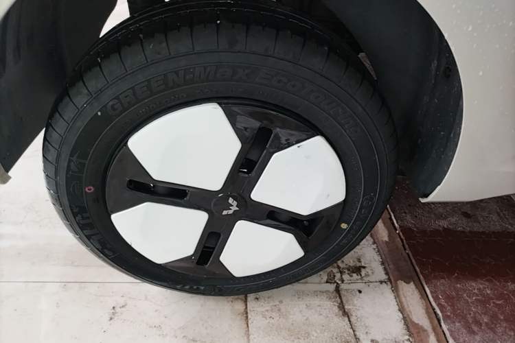 Used Wuling Hongguang MINIEV 2024 3rd Generation 215km Youth Edition Right Rear Wheel Hub