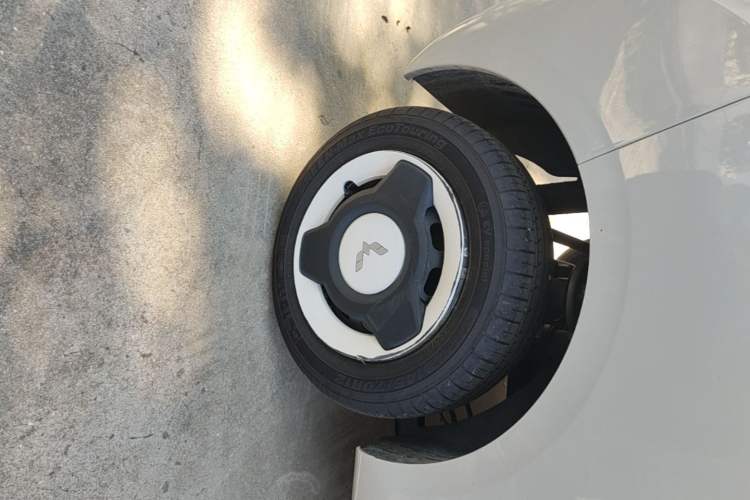Used Wuling Hongguang MINIEV 2024 3rd Generation 215km Youth Edition Right Rear Wheel Hub