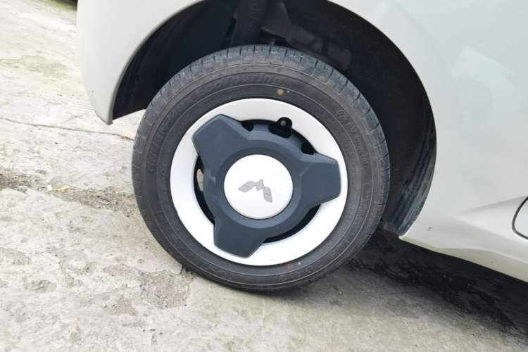 Used Wuling Hongguang MINIEV 2024 3rd Generation 215km Youth Edition Right Rear Wheel Hub