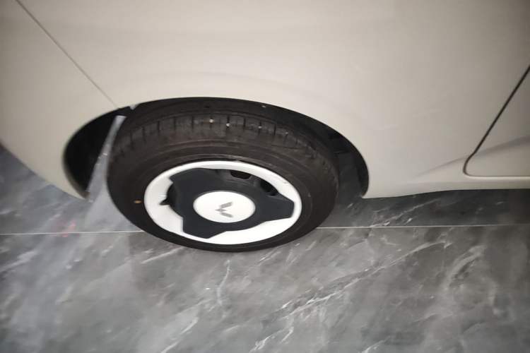 Used Wuling Hongguang MINIEV 2024 3rd Generation 215km Youth Edition Right Rear Wheel Hub