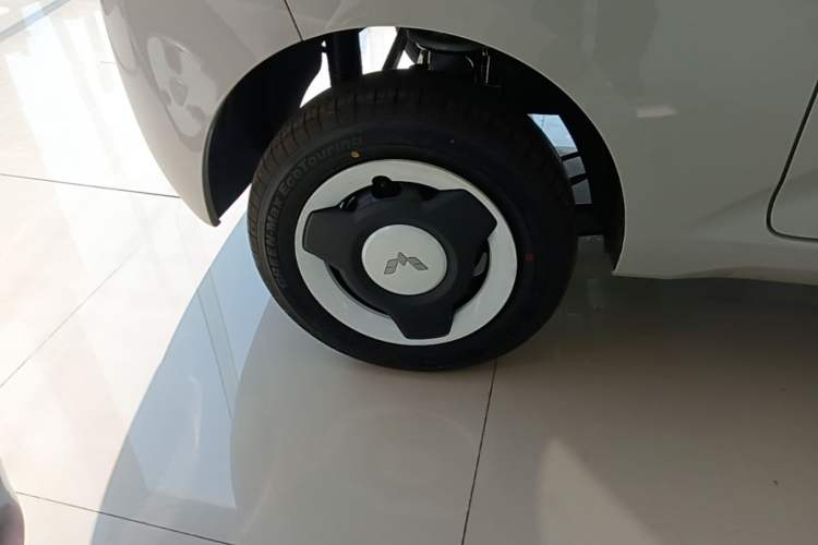 Used Wuling Hongguang MINIEV 2024 3rd Generation 215km Youth Edition Right Rear Wheel Hub