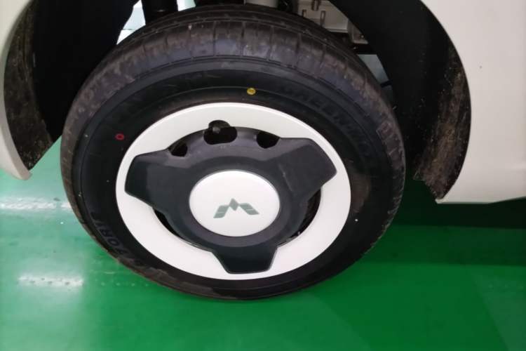 Used Wuling Hongguang MINIEV 2024 3rd Generation 215km Youth Edition Right Rear Wheel Hub