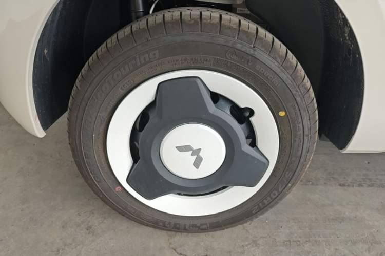 Used Wuling Hongguang MINIEV 2024 3rd Generation 215km Youth Edition Right Rear Wheel Hub