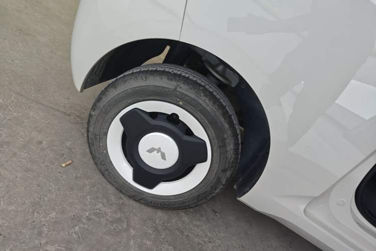 Used Wuling Hongguang MINIEV 2024 3rd Generation 215km Youth Edition Right Rear Wheel Hub