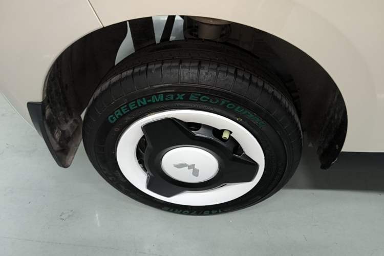 Used Wuling Hongguang MINIEV 2024 3rd Generation 215km Youth Edition Right Rear Wheel Hub