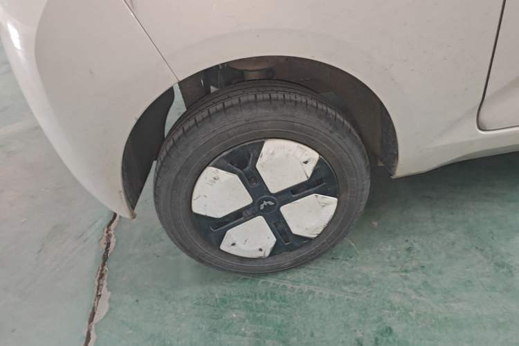 Used Wuling Hongguang MINIEV 2024 3rd Generation 215km Advanced Version Right Rear Wheel Hub