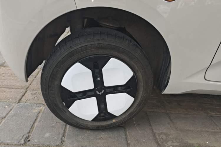 Used Wuling Hongguang MINIEV 2024 3rd Generation 215km Advanced Version Right Rear Wheel Hub