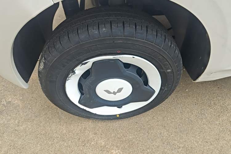 Used Wuling Hongguang MINIEV 2024 3rd Generation 215km Youth Edition Right Rear Wheel Hub