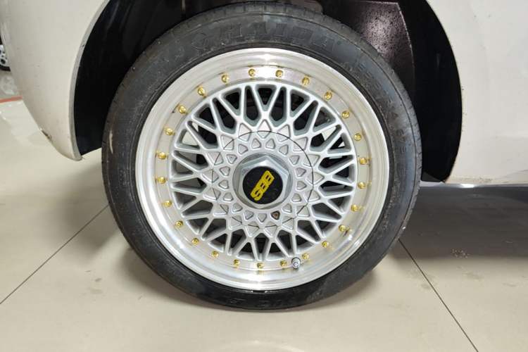 Used Wuling Hongguang MINIEV 2024 3rd Generation 215km Youth Edition Right Rear Wheel Hub