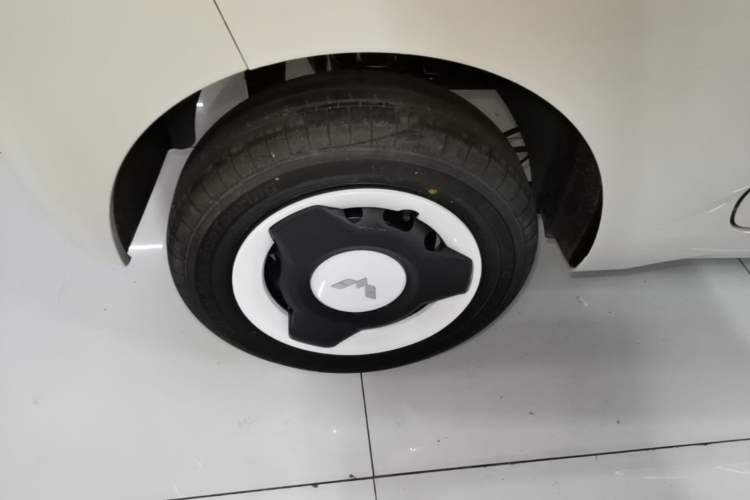 Used Wuling Hongguang MINIEV 2024 3rd Generation 215km Youth Edition Right Rear Wheel Hub