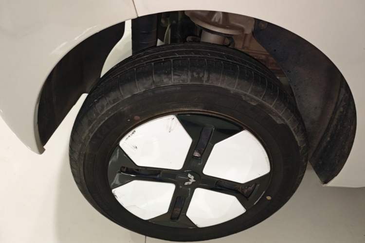 Used Wuling Hongguang MINIEV 2024 3rd Generation 215km Advanced Version Right Rear Wheel Hub