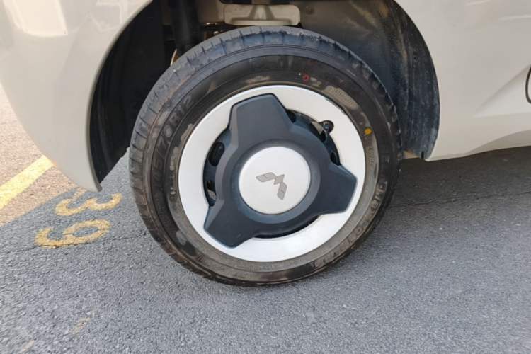 Used Wuling Hongguang MINIEV 2024 3rd Generation 215km Youth Edition Right Rear Wheel Hub