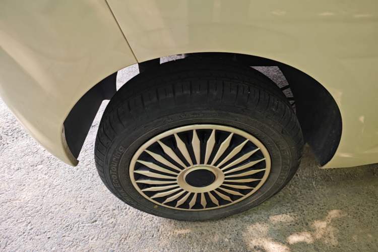 Used Wuling Hongguang MINIEV 2024 3rd Generation 215km Youth Edition Right Rear Wheel Hub