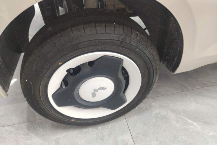 Used Wuling Hongguang MINIEV 2024 3rd Generation 215km Youth Edition Right Rear Wheel Hub