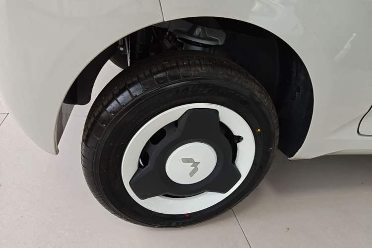 Used Wuling Hongguang MINIEV 2024 3rd Generation 215km Youth Edition Right Rear Wheel Hub