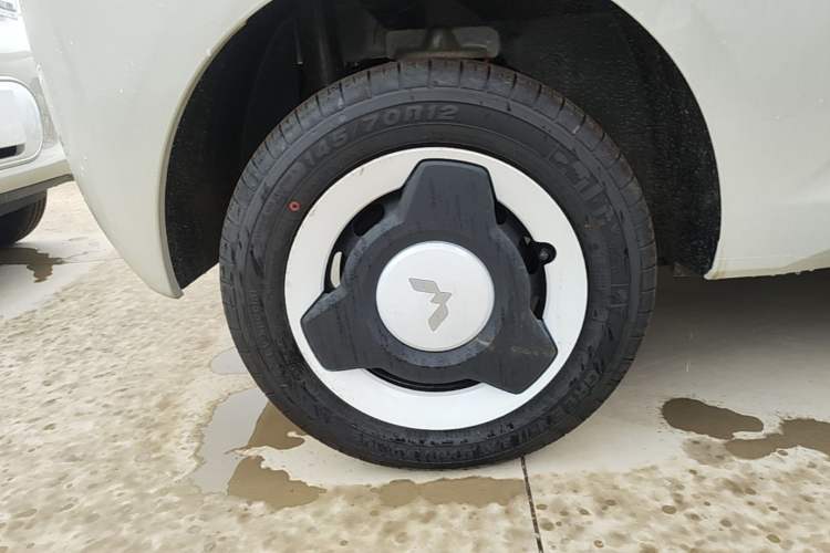Used Wuling Hongguang MINIEV 2024 3rd Generation 215km Youth Edition Right Rear Wheel Hub