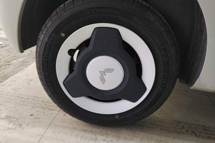 Used Wuling Hongguang MINIEV 2024 3rd Generation 215km Youth Edition Right Rear Wheel Hub
