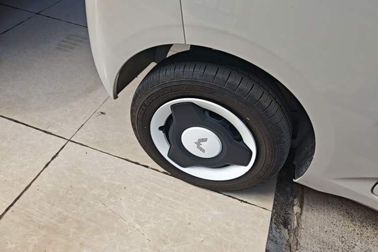 Used Wuling Hongguang MINIEV 2024 3rd Generation 215km Youth Edition Right Rear Wheel Hub