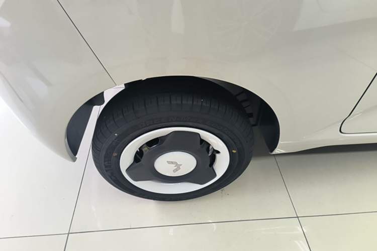 Used Wuling Hongguang MINIEV 2024 3rd Generation 215km Youth Edition Right Rear Wheel Hub