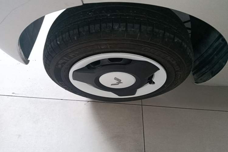 Used Wuling Hongguang MINIEV 2024 3rd Generation 215km Youth Edition Right Rear Wheel Hub
