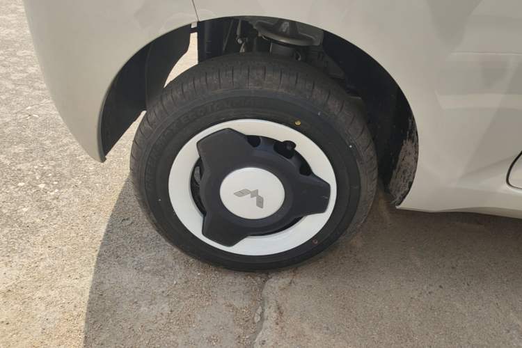 Used Wuling Hongguang MINIEV 2024 3rd Generation 215km Youth Edition Right Rear Wheel Hub