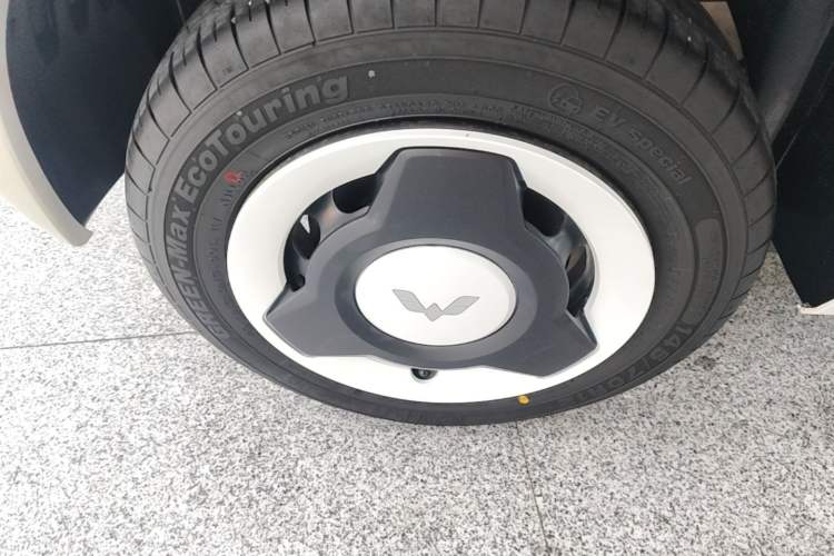 Used Wuling Hongguang MINIEV 2024 3rd Generation 215km Youth Edition Right Rear Wheel Hub