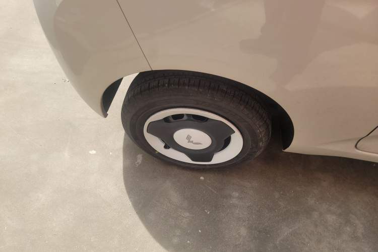 Used Wuling Hongguang MINIEV 2024 3rd Generation 215km Youth Edition Right Rear Wheel Hub