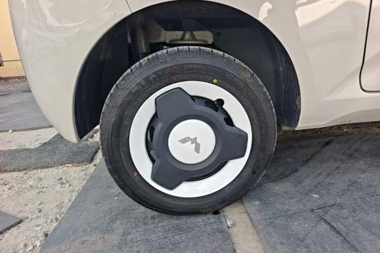 Used Wuling Hongguang MINIEV 2024 3rd Generation 215km Youth Edition Right Rear Wheel Hub