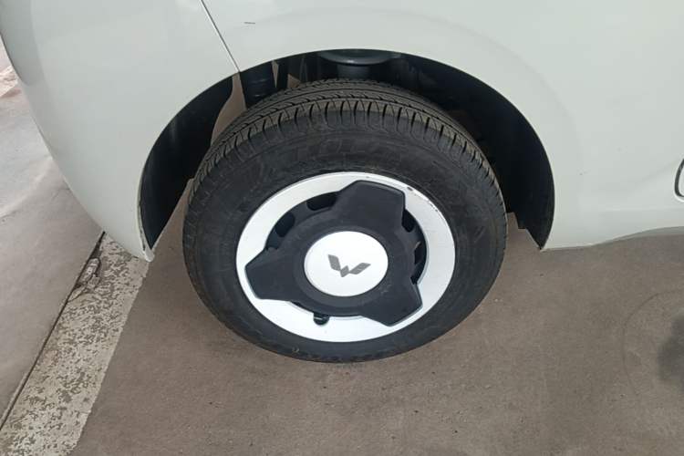 Used Wuling Hongguang MINIEV 2024 3rd Generation 215km Youth Edition Right Rear Wheel Hub