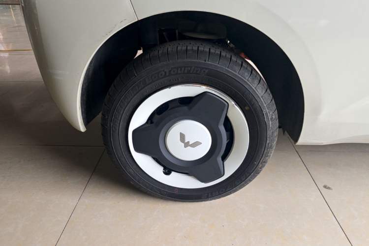 Used Wuling Hongguang MINIEV 2024 3rd Generation 170 km Right Rear Wheel Hub
