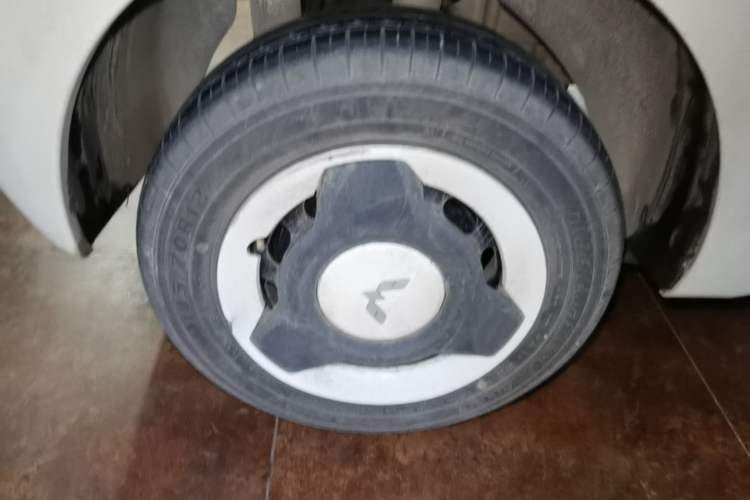 Used Wuling Hongguang MINIEV 2024 3rd Generation 215km Youth Edition Right Rear Wheel Hub