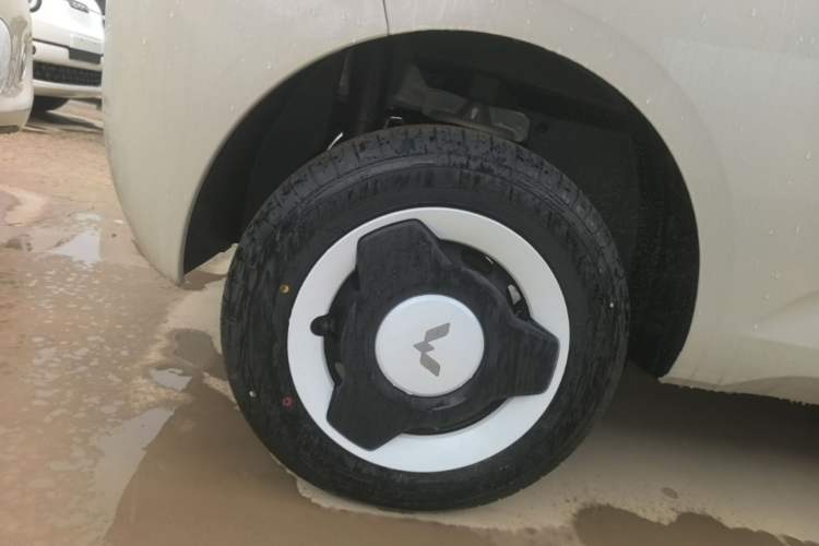 Used Wuling Hongguang MINIEV 2024 3rd Generation 215km Youth Edition Right Rear Wheel Hub