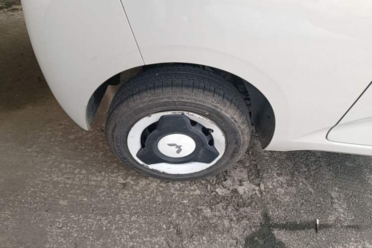 Used Wuling Hongguang MINIEV 2024 3rd Generation 215km Youth Edition Right Rear Wheel Hub