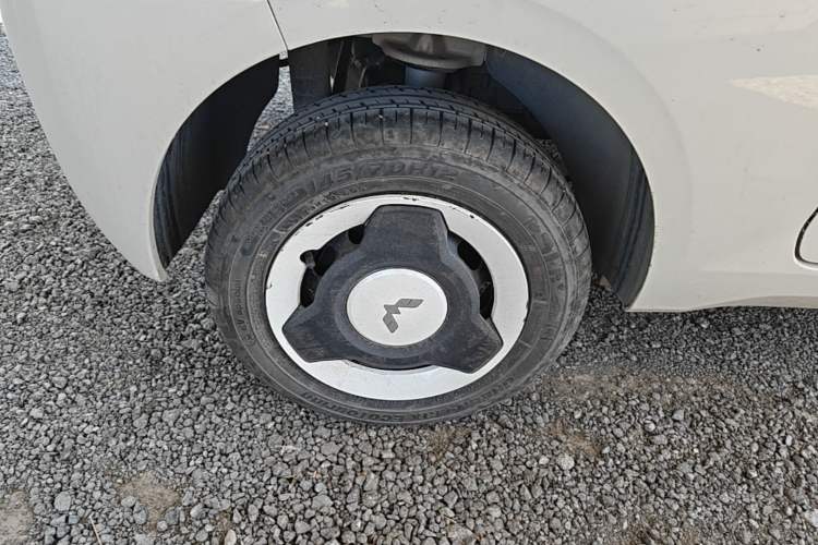 Used Wuling Hongguang MINIEV 2024 3rd Generation 215km Youth Edition Right Rear Wheel Hub