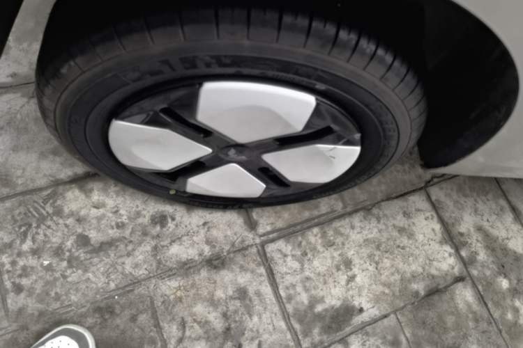 Used Wuling Hongguang MINIEV 2024 3rd Generation 215km Advanced Version Right Rear Wheel Hub