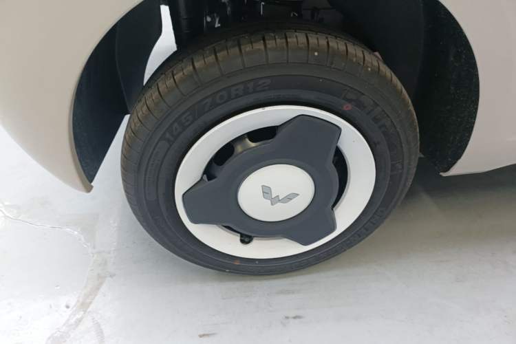 Used Wuling Hongguang MINIEV 2024 3rd Generation 215km Youth Edition Right Rear Wheel Hub
