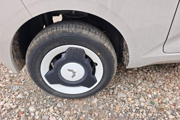 Used Wuling Hongguang MINIEV 2024 3rd Generation 215km Youth Edition Right Rear Wheel Hub