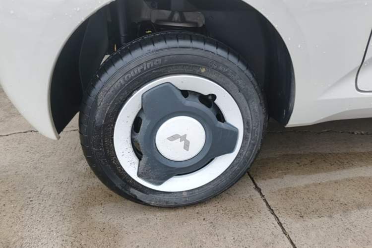 Used Wuling Hongguang MINIEV 2024 3rd Generation 215km Youth Edition Right Rear Wheel Hub