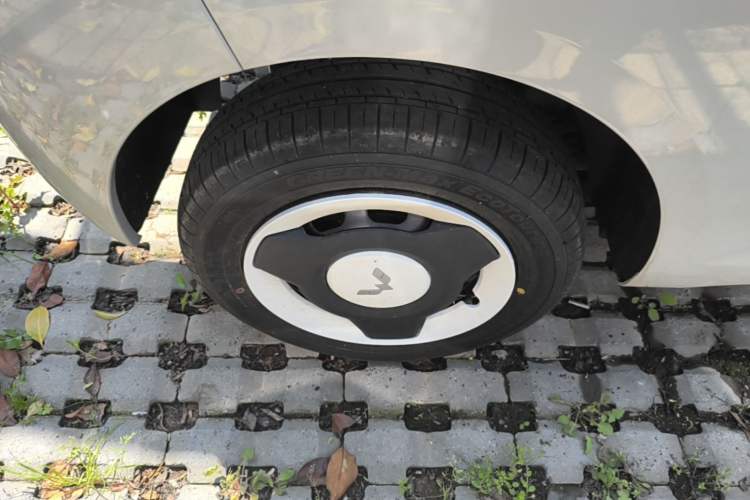 Used Wuling Hongguang MINIEV 2024 3rd Generation 215km Youth Edition Right Rear Wheel Hub