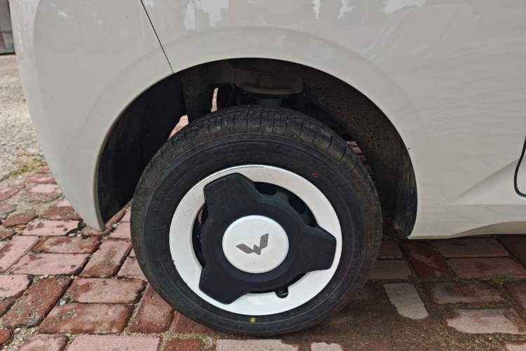 Used Wuling Hongguang MINIEV 2024 3rd Generation 215km Youth Edition Right Rear Wheel Hub