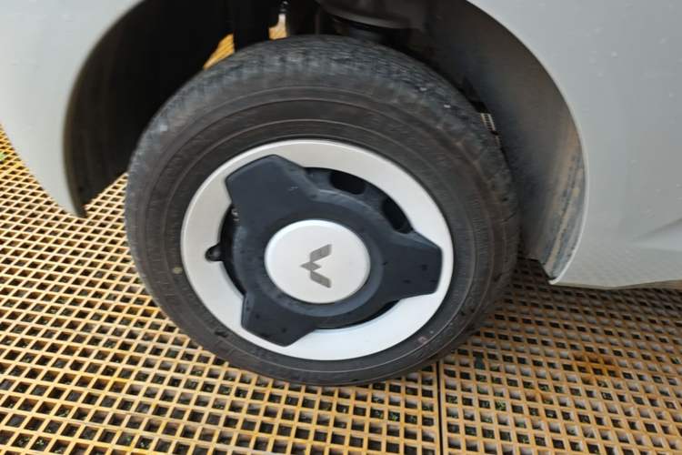 Used Wuling Hongguang MINIEV 2024 3rd Generation 215km Youth Edition Right Rear Wheel Hub