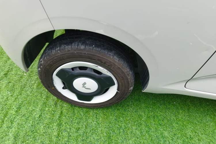 Used Wuling Hongguang MINIEV 2024 3rd Generation 215km Youth Edition Right Rear Wheel Hub