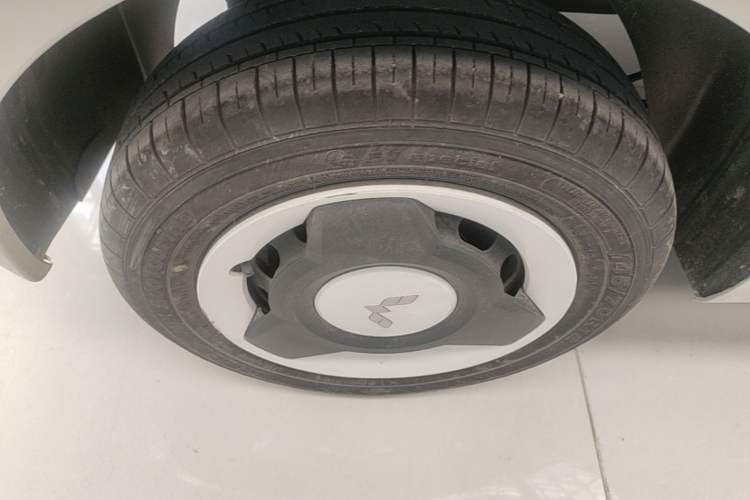 Used Wuling Hongguang MINIEV 2024 3rd Generation 215km Youth Edition Right Rear Wheel Hub