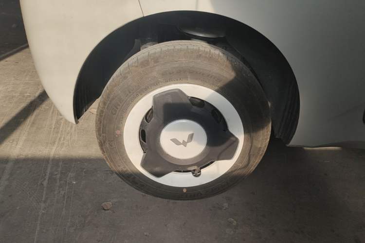 Used Wuling Hongguang MINIEV 2024 3rd Generation 215km Youth Edition Right Rear Wheel Hub