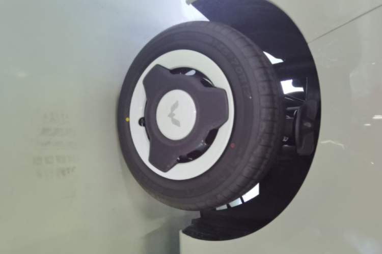 Used Wuling Hongguang MINIEV 2024 3rd Generation 215km Youth Edition Right Rear Wheel Hub